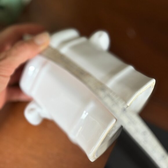 Vintage Pfaltzgraff Heritage White Sugar Bowl with Lid & Salt Pepper Shaker Set - Picture 5 of 6